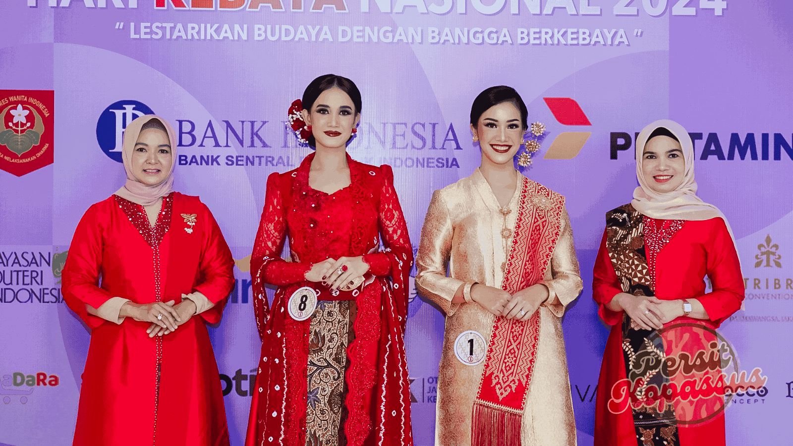 Persit Kopassus Mengikuti Lomba Kebaya KOWANI 2024