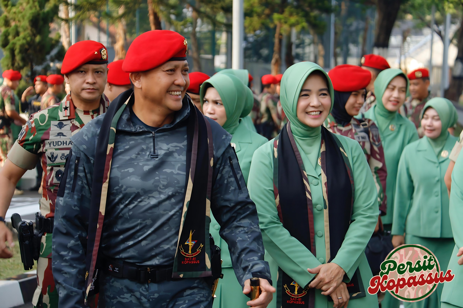 Penyematan Brevet Anti Teror Kehormatan kepada Danjen Kopassus