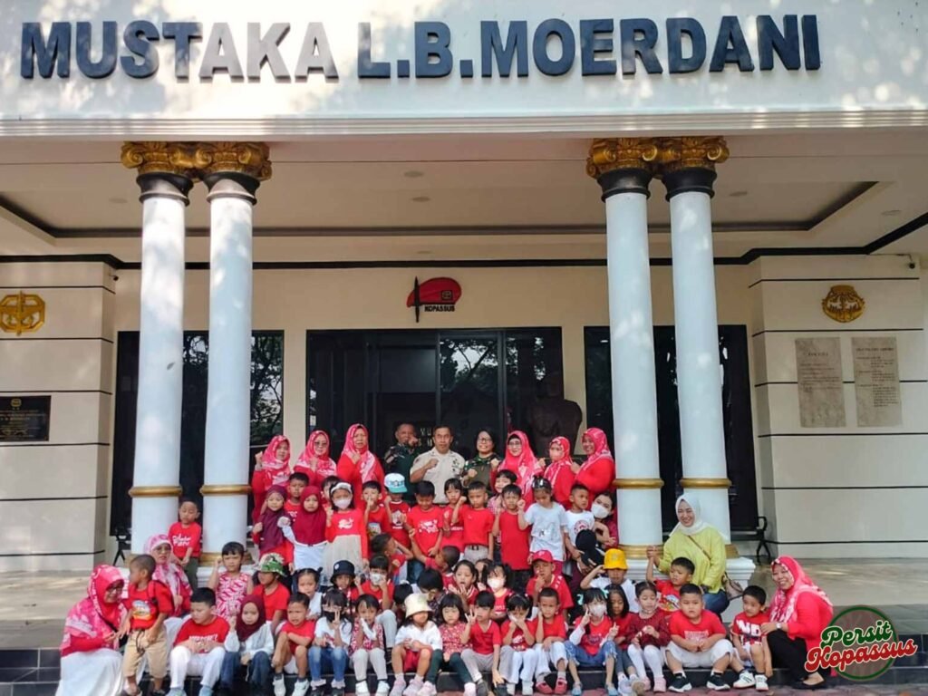 KB Kartika XV-7 beraktivitas di Mustaka L.B.Moerdani